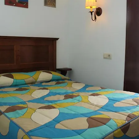 Escuadros Otel *